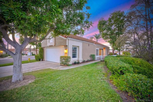 15638 Royal Crown Row, San Diego CA: https://media.crmls.org/mediaz/bb808a40-92e7-4268-974e-987f253006ee.jpg