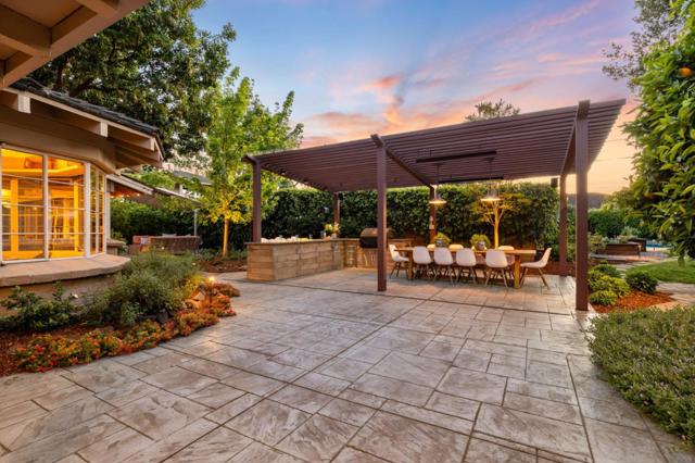 690 Torwood Lane, Los Altos CA: https://media.crmls.org/mediaz/bb80c7e1-cbd3-4770-a16a-1cecccda9852.jpg