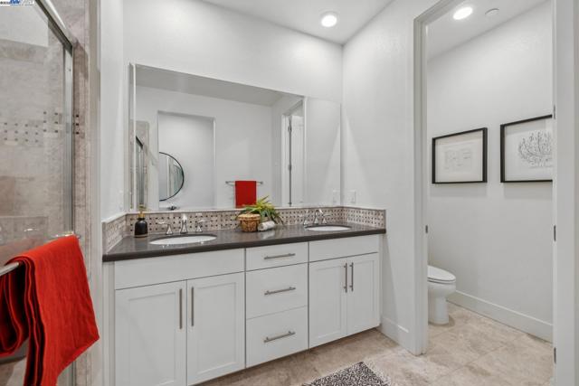 1815 Balsa St, Alameda CA: https://media.crmls.org/mediaz/bb816507-ea3d-468d-a37f-02d4961d6cbd.jpg