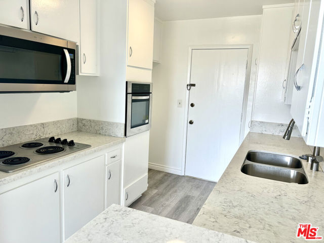 1440 Reeves Street, Los Angeles CA: https://media.crmls.org/mediaz/bb81b1da-0f73-4c9b-bcc2-c06761add4a6.jpg