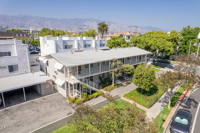 999 Cordova Street, Pasadena CA: https://media.crmls.org/mediaz/bb81f1ec-53cd-4455-9e43-d03d8a32b427.jpg