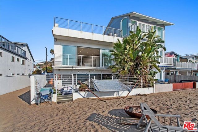 6955 Trolleyway, Playa del Rey CA: https://media.crmls.org/mediaz/bb81fa7c-e68c-412e-9369-66709feb17a8.jpg