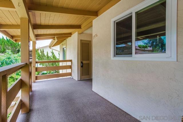 1976 Fairway Circle, San Marcos CA: https://media.crmls.org/mediaz/bb81fc46-1a2f-4dd7-9cc4-9ae9422c7d80.jpg