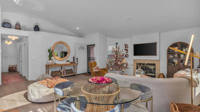 Image 8 of 41 For 76905 Scimitar Way