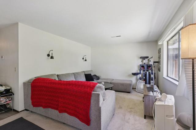 880 Apricot Lane, Hollister CA: https://media.crmls.org/mediaz/bb8248ba-aa9d-4928-92c4-7c58a7609248.jpg