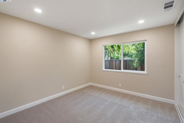 Image 37 of 48 For 1804 Tanglewood Way