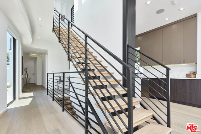 4338 Huntley Avenue, Culver City CA: https://media.crmls.org/mediaz/bb832ca5-91ef-4267-944d-de354b38bfad.jpg