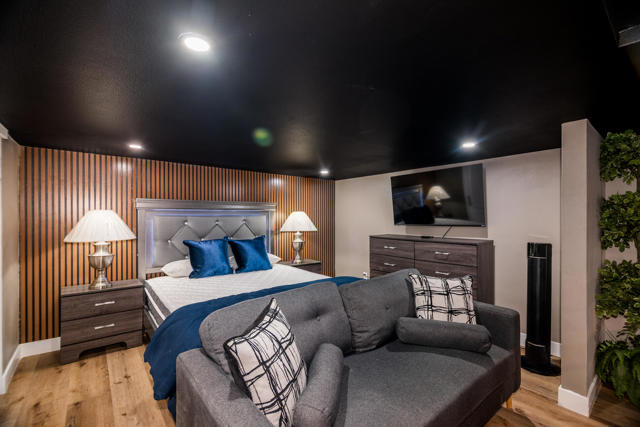 Image 39 of 62 For 48806 Barrymore Street