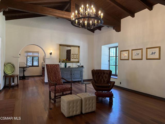 1979 Allen Avenue, Altadena CA: https://media.crmls.org/mediaz/bb83bbc9-f42c-4802-b3b5-a9fd6be108a8.jpg