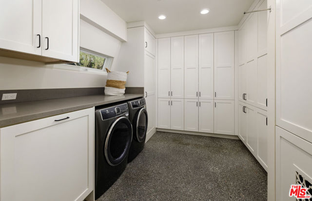 4490 Via Alegre, Santa Barbara CA: https://media.crmls.org/mediaz/bb83e2bc-a746-45f9-9fd6-22ef750d0be7.jpg