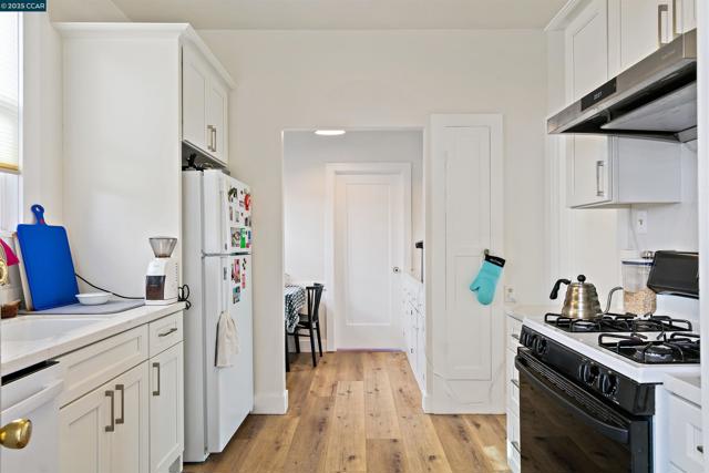 Image 42 of 60 For 4215 Terrace St