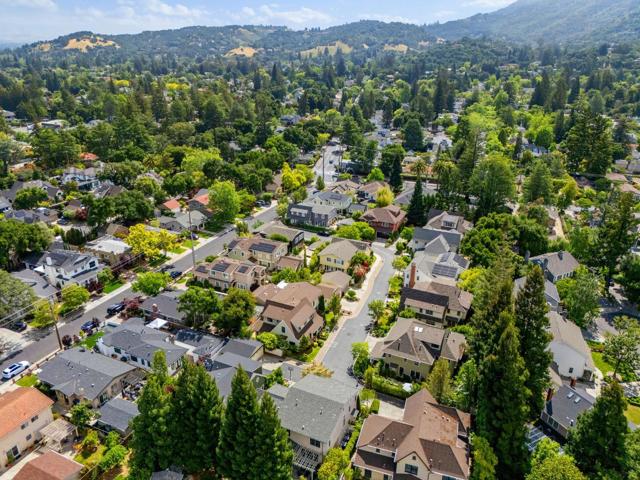 317 Templeton Lane, Los Gatos CA: https://media.crmls.org/mediaz/bb8429c0-9053-44d8-99d8-51c344c5ec32.jpg