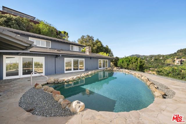 5 Bed Home for Sale in Pacific Palisades, California