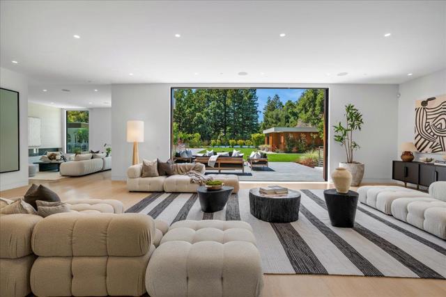 88 Tuscaloosa Avenue, Atherton CA: https://media.crmls.org/mediaz/bb84d786-dcb0-4047-b320-697df778bcae.jpg