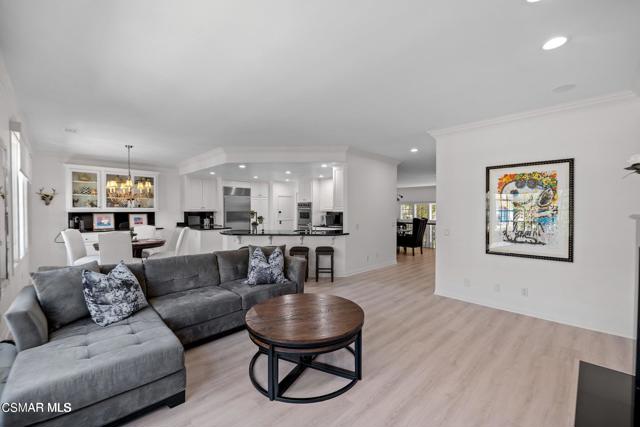 2479 Swanfield Court, Lake Sherwood CA: https://media.crmls.org/mediaz/bb84dedf-29f6-4b8f-81ff-491728c858ed.jpg