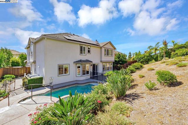 5391 Fernbank Dr, Concord CA: https://media.crmls.org/mediaz/bb85334f-1ae1-4ee1-bd6c-2683e3b0fb6e.jpg