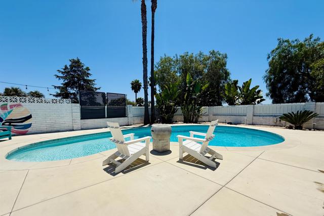 1461 Sunrise Drive, Vista CA: https://media.crmls.org/mediaz/bb8575bb-2a84-47ba-bf4f-e840bd521b21.jpg