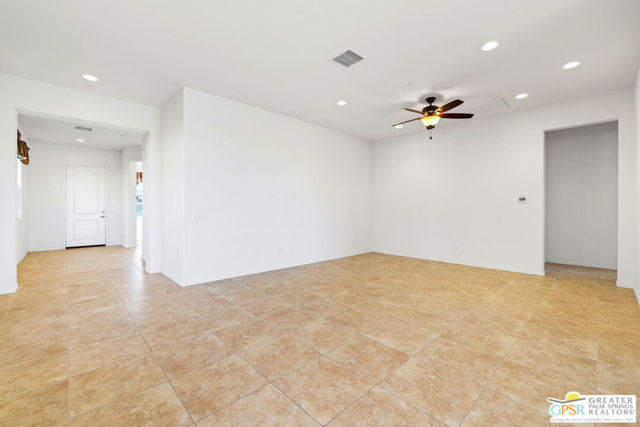 85041 Stazzano Place, Indio CA: https://media.crmls.org/mediaz/bb8743fd-a99d-4675-b370-a43316e00512.jpg