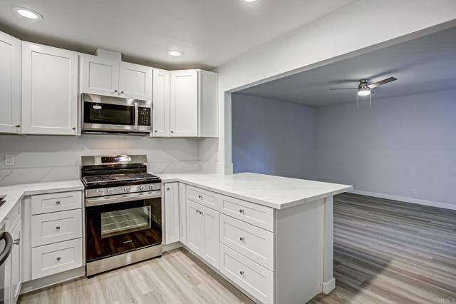 Detail Gallery Image 8 of 9 For 141 Johnston Ln #4,  San Marcos,  CA 92069 - 2 Beds | 1 Baths