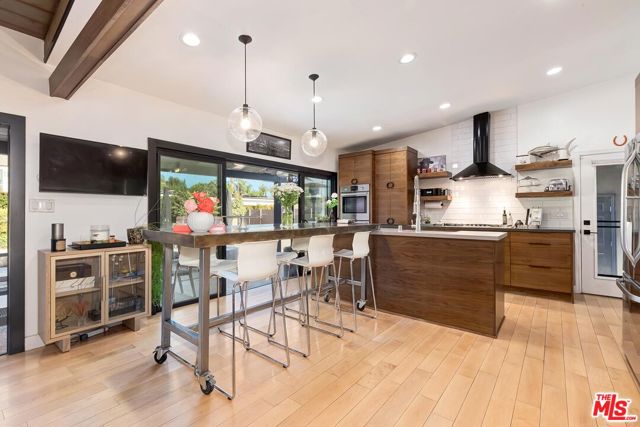 Image 9 of 33 For 8730 Encino Avenue