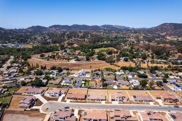 2981 Orchard Glen, Escondido CA: https://media.crmls.org/mediaz/bb889949-8495-428b-b884-5ea05fbaa1f6.jpg