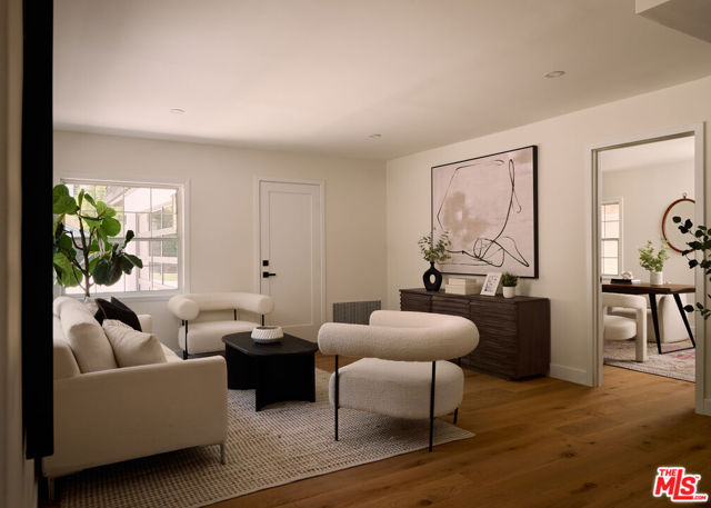 5271 Woodlake Avenue, Woodland Hills CA: https://media.crmls.org/mediaz/bb889bbe-ec48-4b7d-8a0e-51c5ed0ace7f.jpg