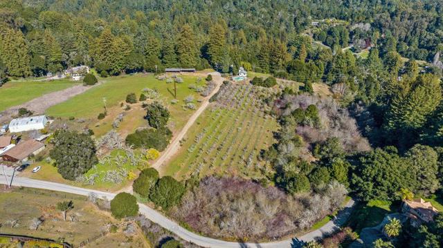 500 Valencia School Road, Aptos CA: https://media.crmls.org/mediaz/bb88b530-a3ed-4159-a194-2a1251f3666f.jpg