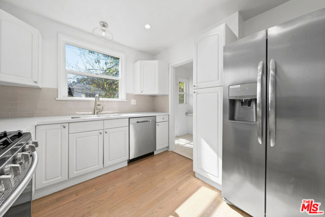 11347 CASHMERE Street, Los Angeles CA: https://media.crmls.org/mediaz/bb89c316-e0f6-4d72-b5f7-a5e3aae6b38a.jpg