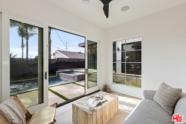 908 Rosecrans Avenue, Manhattan Beach CA: https://media.crmls.org/mediaz/bb8b1f87-b9eb-41e8-802c-88e62a730a7b.jpg