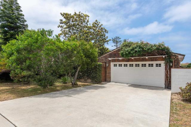 5839 Camino De La Costa, La Jolla CA: https://media.crmls.org/mediaz/bb8baf8a-a60b-48bb-8674-54359ea05a09.jpg