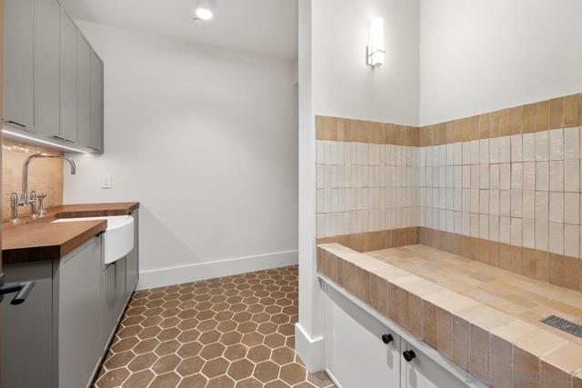 4728 El Aspecto, Rancho Santa Fe CA: https://media.crmls.org/mediaz/bb8c4d72-4395-4c15-9208-fa37fa0bb086.jpg
