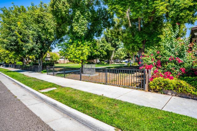 1149 Bellflower Way, Los Banos CA: https://media.crmls.org/mediaz/bb8c6a43-bd37-45bb-b246-ebff95f89e04.jpg