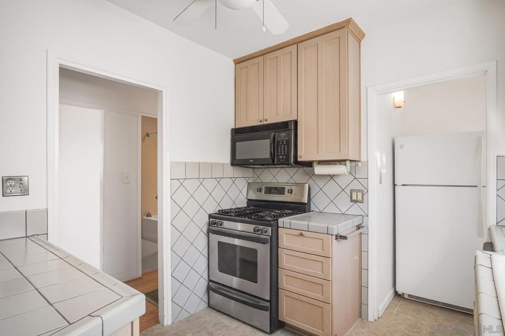 5040 Raymond Place - photo 11