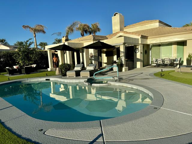 47325 Via Koron, La Quinta CA: https://media.crmls.org/mediaz/bb8e56d1-bd27-4fb2-b4ac-e83657ce2ff4.jpg