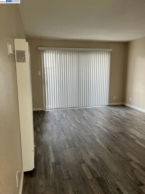 36976 Mulberry St, Newark CA: https://media.crmls.org/mediaz/bb8ebfe8-1e43-4ff6-868d-0409dfde49d4.jpg
