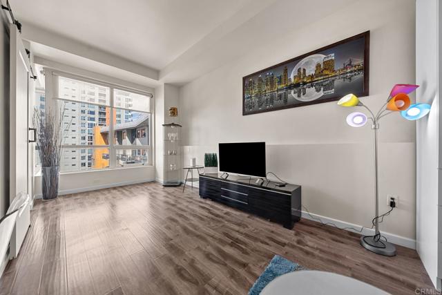 Image 4 of 24 For 350 Ash Street 1001