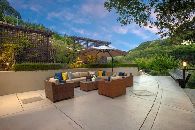 17435 Phillips Avenue, Los Gatos CA: https://media.crmls.org/mediaz/bb905d29-524d-47b8-9d89-45ab5851b11e.jpg