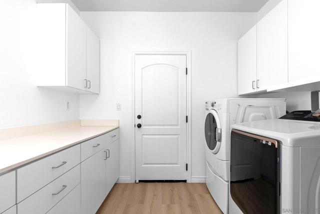 1120 Championship Rd, Oceanside CA: https://media.crmls.org/mediaz/bb91eb64-582b-443f-af5f-2c4032028820.jpg