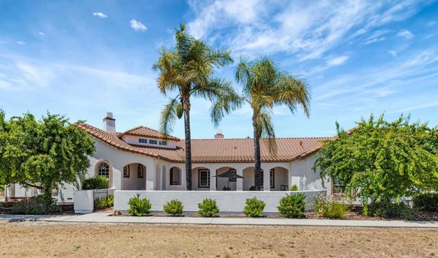 1152 Little River Drive, Hollister CA: https://media.crmls.org/mediaz/bb9219f7-59ee-485a-ac1e-041d4de06e33.jpg