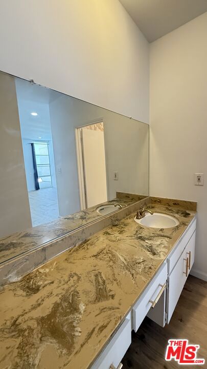 14144 Dickens Street, Sherman Oaks CA: https://media.crmls.org/mediaz/bb931d5d-996e-4811-8d56-d36d75adc106.jpg