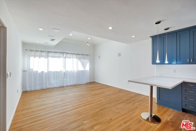 5400 W 82nd Street, Los Angeles CA: https://media.crmls.org/mediaz/bb93754e-8a63-4d01-8735-4c40eb5905fa.jpg