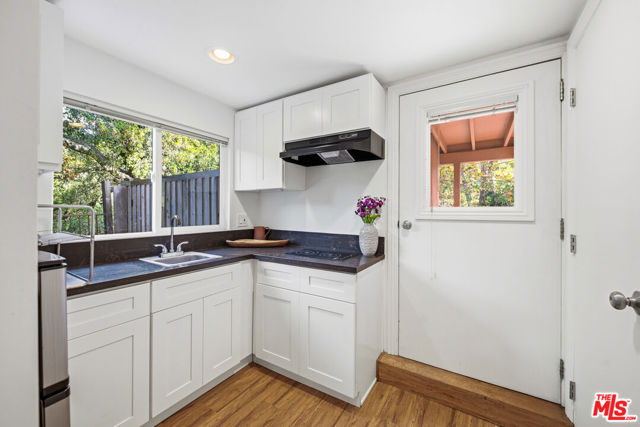 19511 Sunken Trail, Topanga CA: https://media.crmls.org/mediaz/bb946ea3-bb2b-4249-86f6-80f358c56bca.jpg