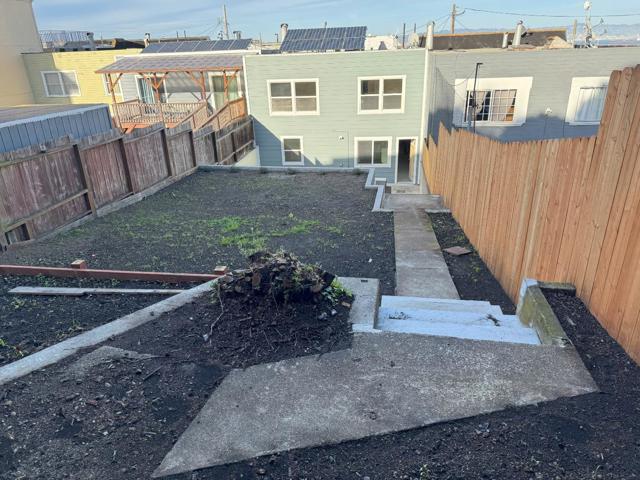 139 Bridgeview Drive, San Francisco CA: https://media.crmls.org/mediaz/bb94d243-e931-431b-8db0-89e7a32b3e51.jpg