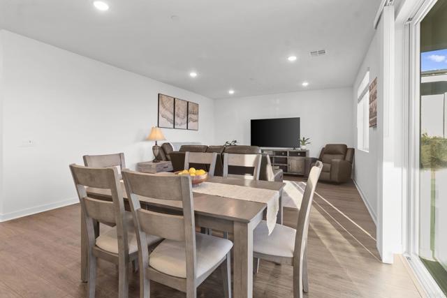 Detail Gallery Image 17 of 52 For 35182 Orchard Trl, Fallbrook,  CA 92028 - 4 Beds | 3 Baths