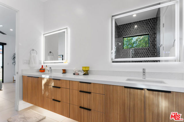 71108 Patricia Park Place, Rancho Mirage CA: https://media.crmls.org/mediaz/bb9600c8-dd29-46c4-b2cd-6452f2f489b0.jpg