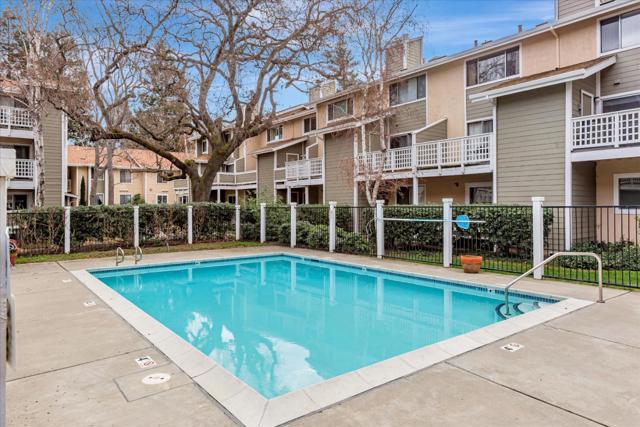 2575 Oak Road, Walnut Creek CA: https://media.crmls.org/mediaz/bb97d036-29ea-44cc-8c91-5b2b95ef5cee.jpg
