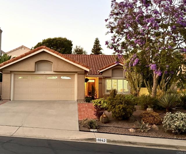 1642 Marbella Drive, Vista CA: https://media.crmls.org/mediaz/bb97d47b-9779-4269-9a20-ed4a9b9e7b58.jpg