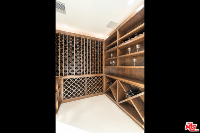 286 Quadro Vecchio Drive, Pacific Palisades CA: https://media.crmls.org/mediaz/bb9920c7-2a51-4a6f-a2e3-d4ad1d84d984.jpg