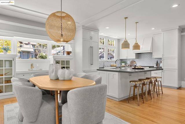 2842 Ashby Ave, Berkeley CA: https://media.crmls.org/mediaz/bb9a39dd-f976-49f4-94b3-a023c6c377ab.jpg