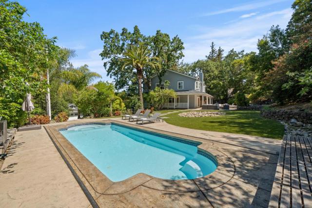 1353 Edgewood Road, Redwood City CA: https://media.crmls.org/mediaz/bb9a489d-4133-4868-8745-ebd1dd46961f.jpg